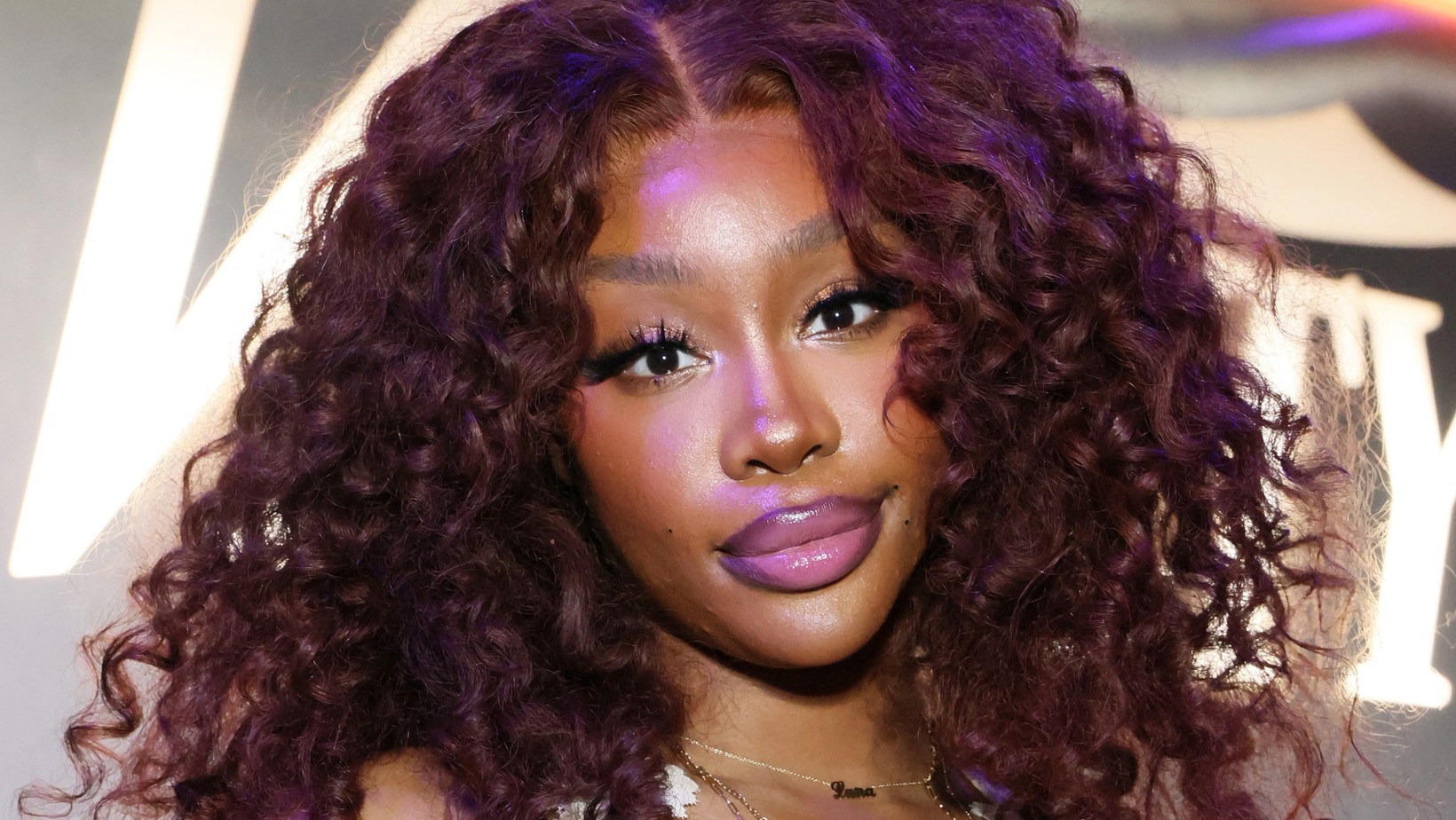 Os melhores looks de beleza da SZA, cantora que faz participação no ...