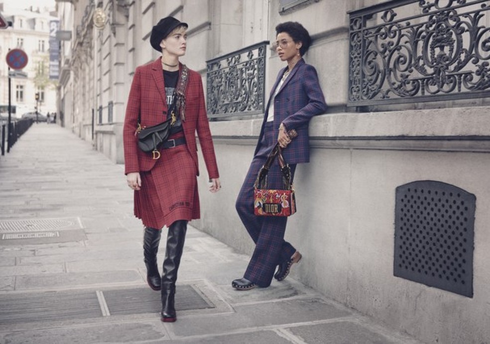 A Saddle Bag voltou! (Foto: Divulgação) — Foto: Glamour