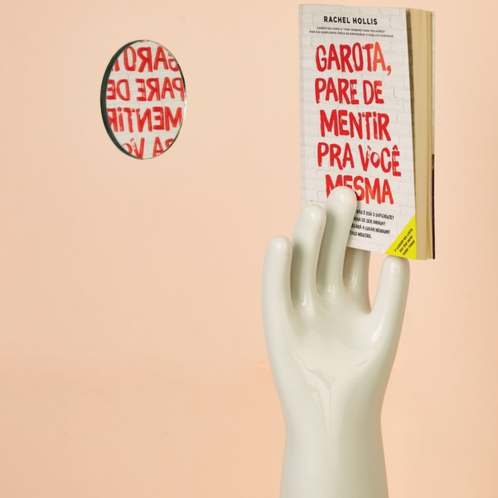 Livros para ajudar a saúde mental (Foto: Lorena Dini) — Foto: Glamour