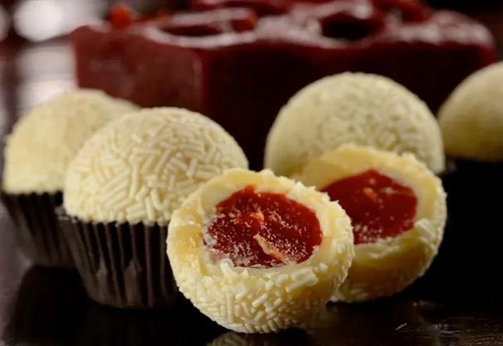 Brigadeiro com recheio de goiabada (Foto: Divulgação) — Foto: Glamour