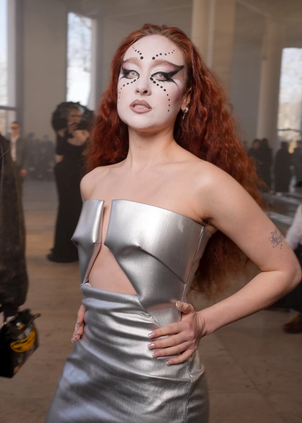 As unhas de Chappell Roan parecem um piercing corporal inusitado – veja o visual! — Foto: Getty Images