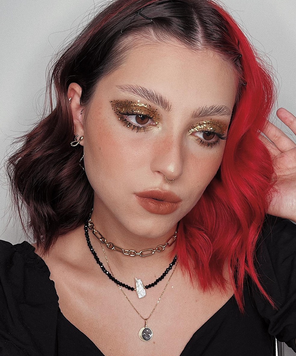 Maquiagem com glitter — Foto: Instagram @ana.passaretti