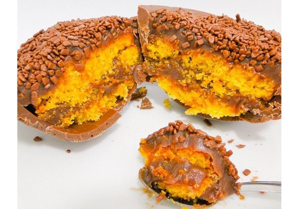 Bolo de bolo de cenoura e brigadeiro  (Foto: Reprodução Instagram) — Foto: Glamour