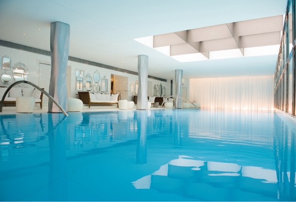 Essa é a piscina mara do spa My Blend, em Paris. Tá bom pra você? Foto: Divulgação — Foto: Glamour