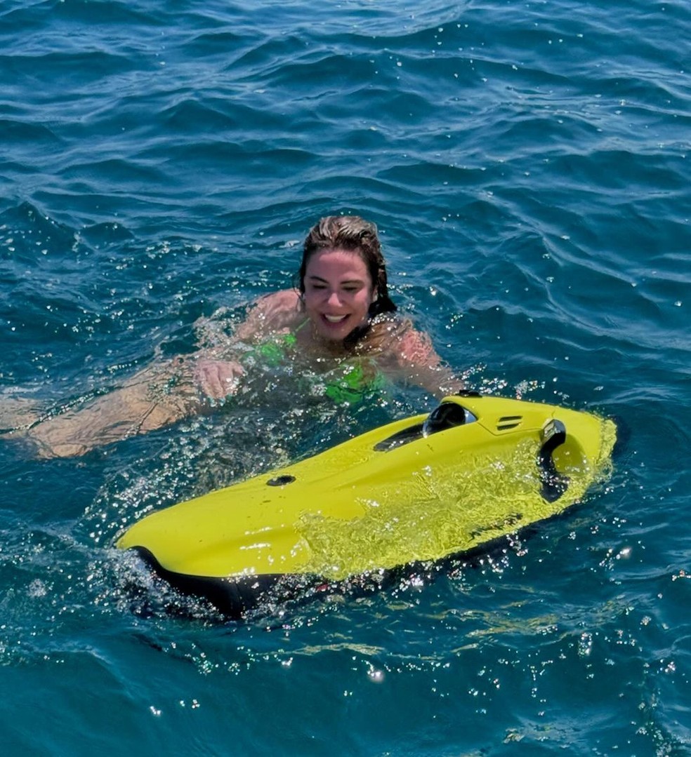 Luciana Gimenez aproveita dia de Sol em passeio de barco — Foto: Reprodução/Instagram