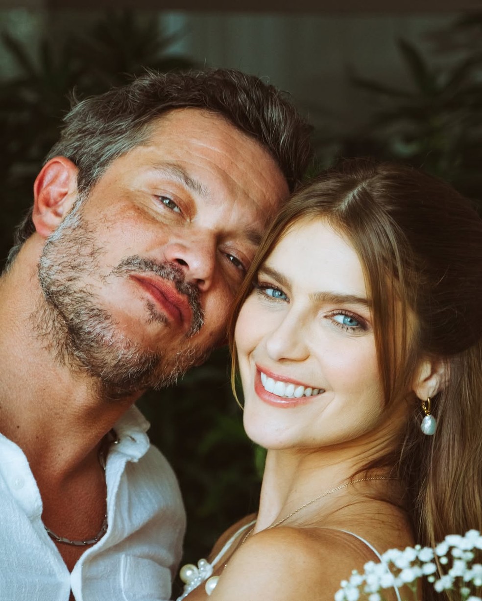 Isabella Santoni comemora um ano de casamento com Henrique Blecher — Foto: Reprodução/Instagram