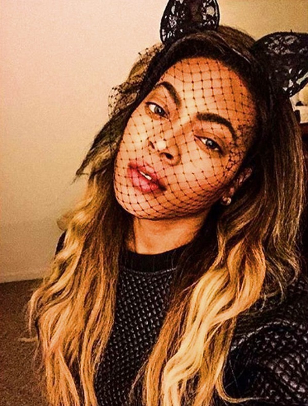 Conheça a clone da Beyoncé que é confundida e perseguida pelos fãs