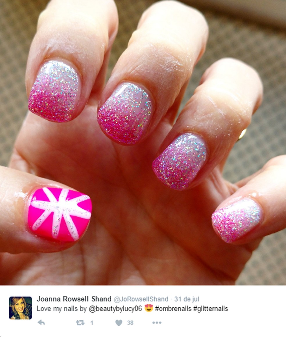 Unhas ombré da ciclista britânica (Foto: Reprodução / Twitter) — Foto: Glamour