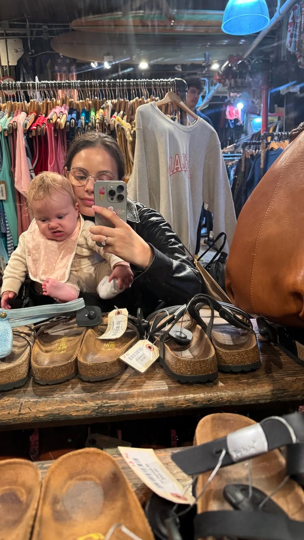 Laura Neiva curte passeio em Nova York com Chay Suede e a filha — Foto: Reprodução/Instagram