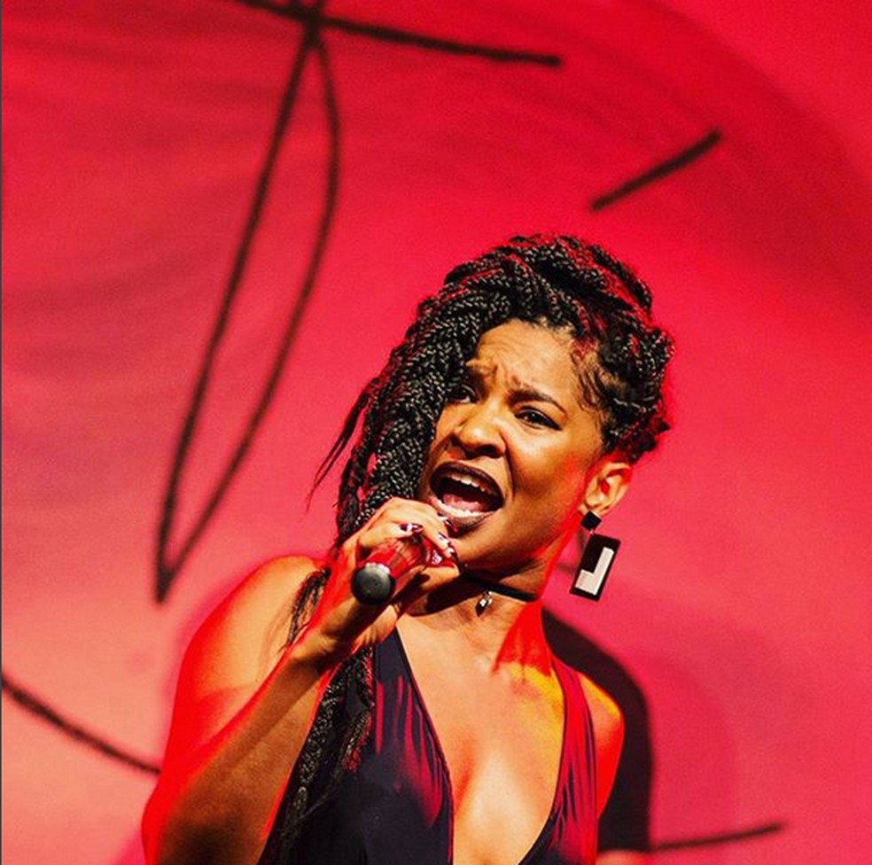 Cantora Larissa Luz (Foto: Reprodução/Instagram) — Foto: Glamour