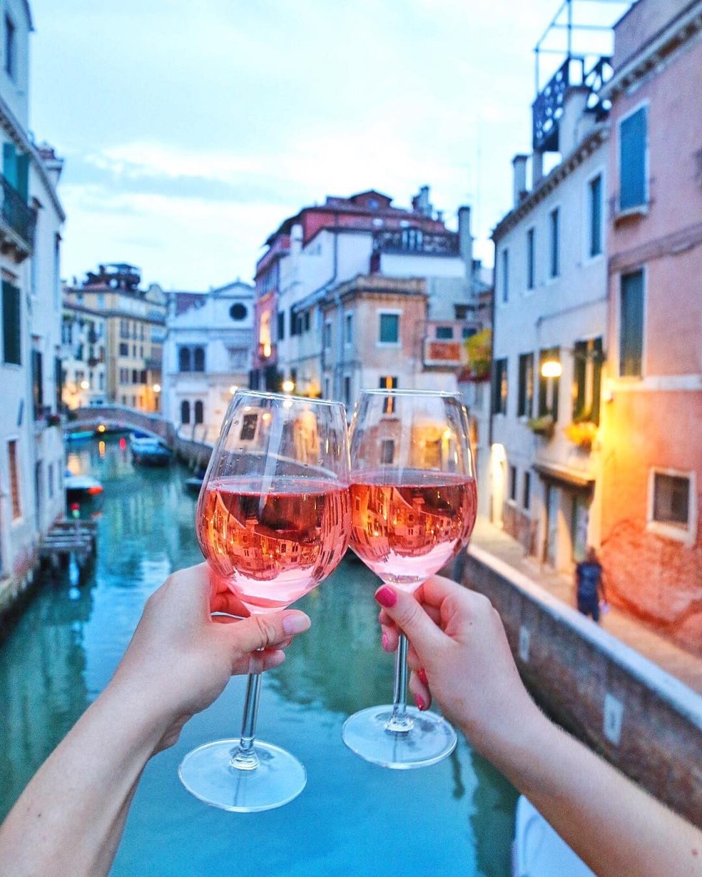 Vinho rosé (Foto: Instagram/Reprodução) — Foto: Glamour
