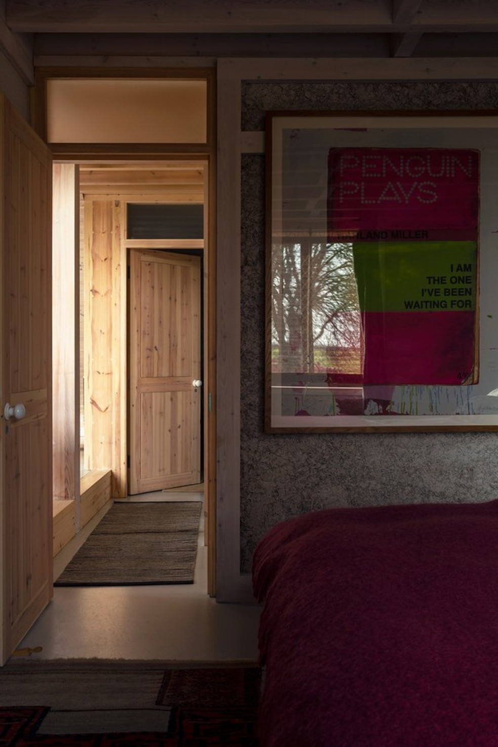 Casa na Inglaterra é carbono neutra e feita de cânhamo (Foto: Oskar Proctor/Divulgação) — Foto: Glamour