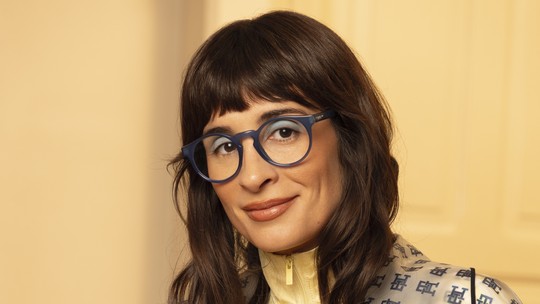 "Minha autoestima nunca dependeu da aparência, considero isso uma sorte", diz Camila Fremder