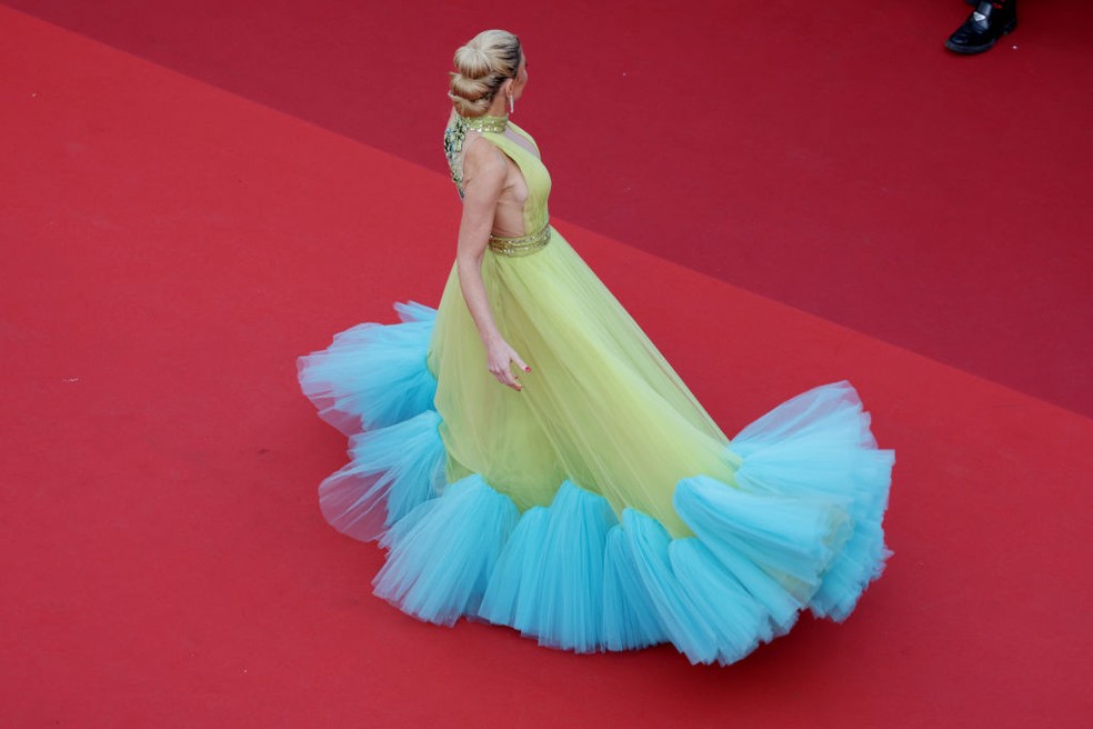 Looks arrojados roubam a cena em Cannes — Foto: Getty Images