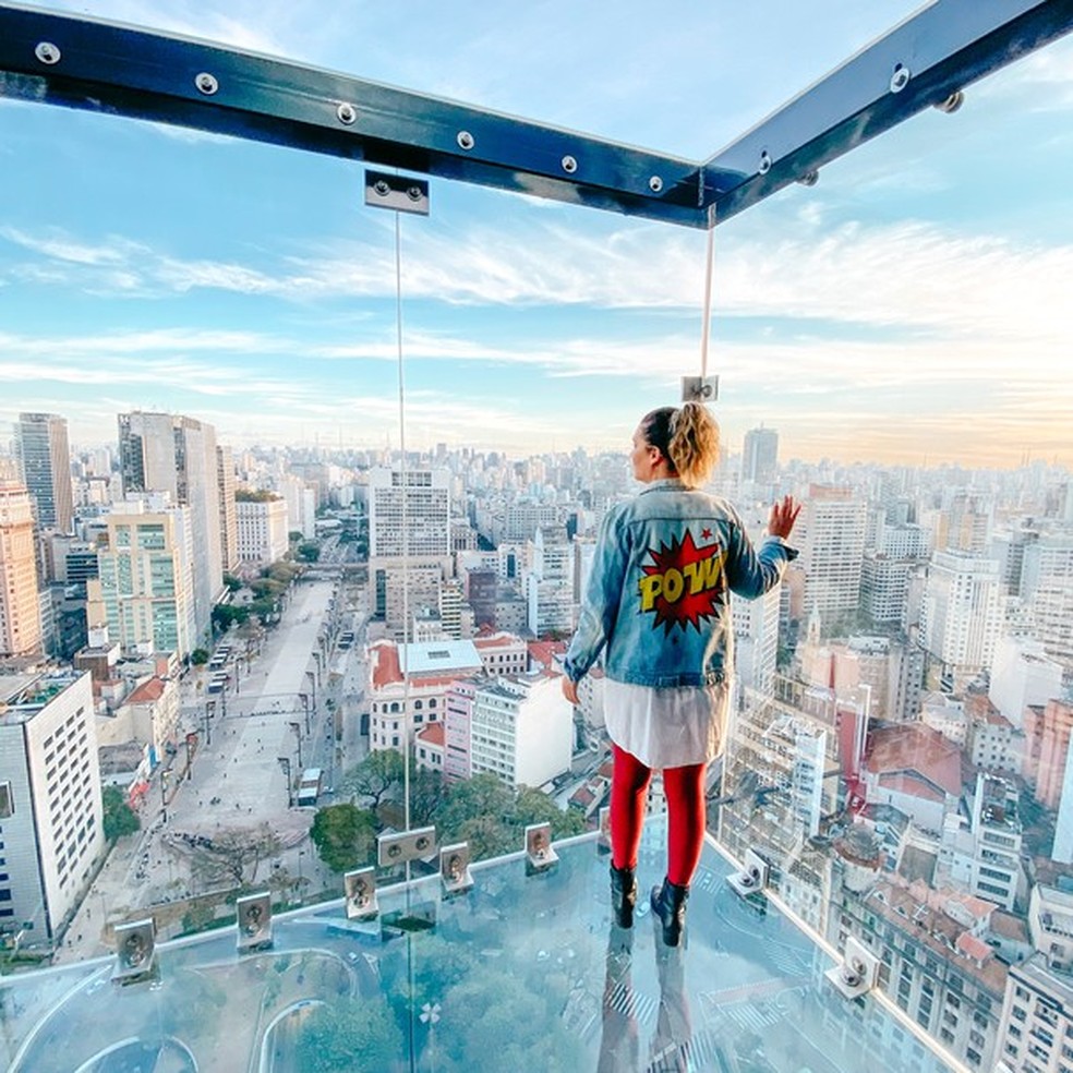 As plataformas de vidros ficam no 42 andar do Mirante do Vale (Foto: Renata Telles) — Foto: Glamour
