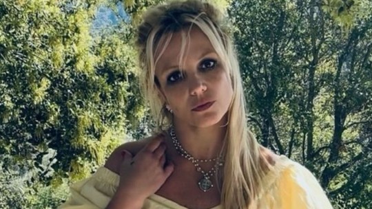 Após torcer o pé, Britney Spears revela que terá que passar por cirurgia: "Me sinto maltratada" 