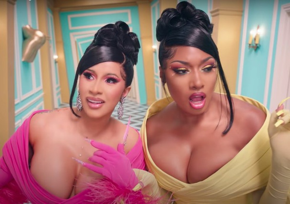 Cardi B e Megan Thee Stalion (Foto: Reprodução/ Youtube) — Foto: Glamour