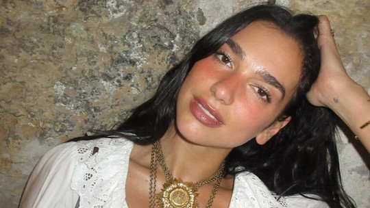 Descobrimos qual é o protetor solar favorito de Dua Lipa