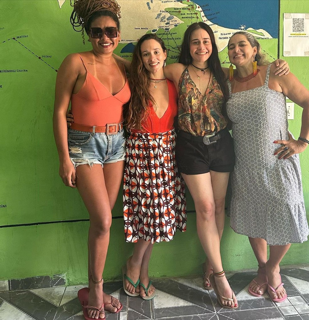 Alessandra Negrini curte viagem com amigas — Foto: Reprodução/Instagram