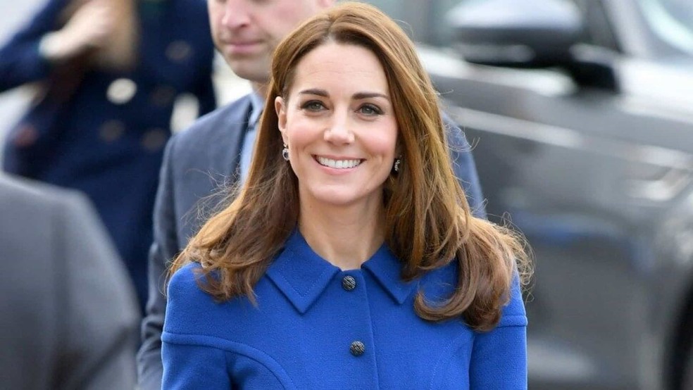 Kate Middleton adora usar os fios com as pontas mais — Foto: Glamour