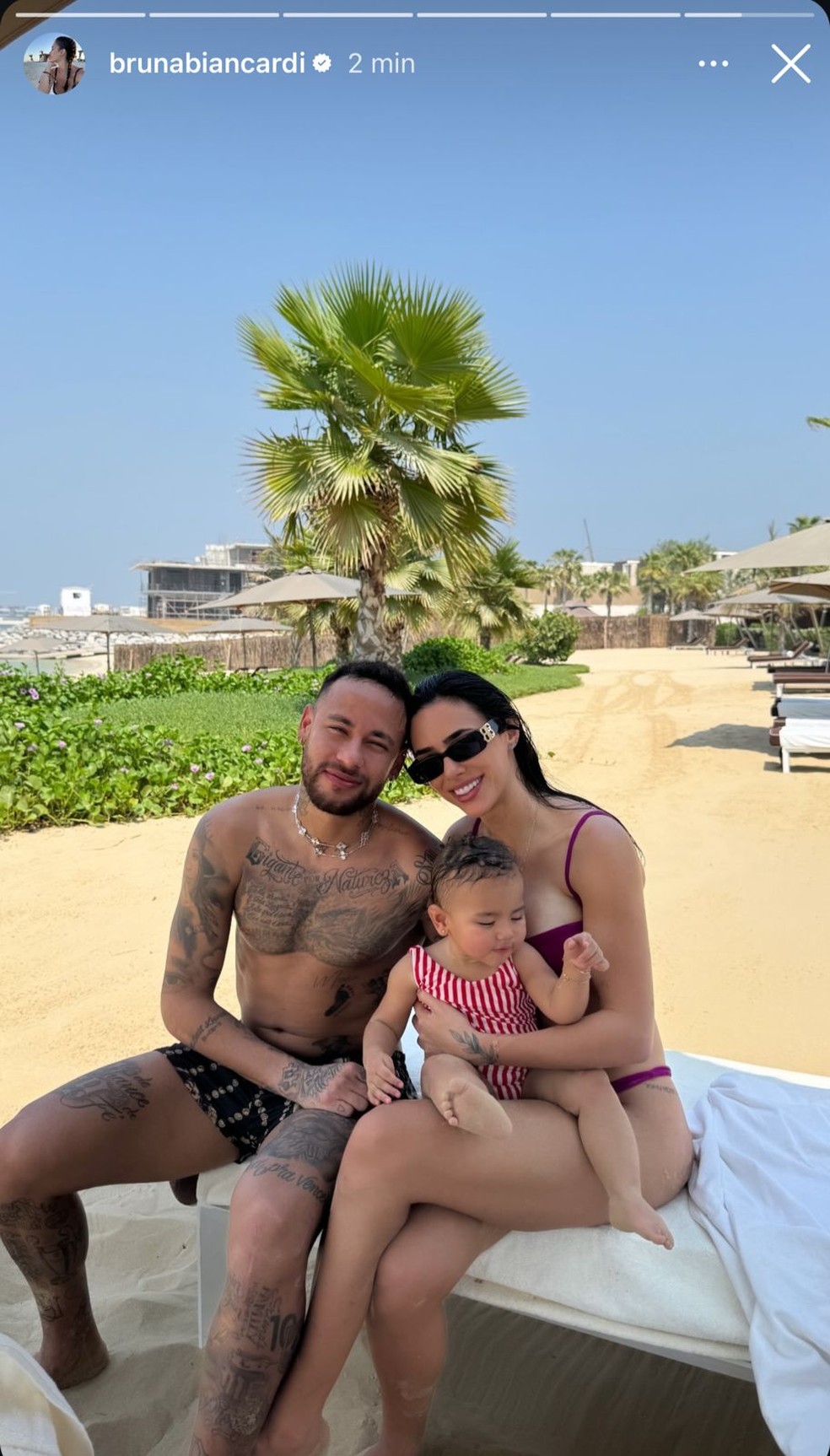 Bruna Biancardi aproveita dia de sol na Arábia com Neymar e Mavie — Foto: Reprodução/Instagram