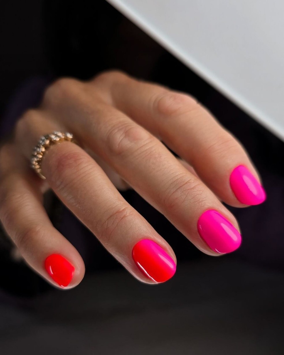 As maiores tendências de unhas e esmaltes para a primavera 2024 — Foto: @biosculpturegelgb