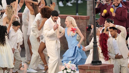 Lady Gaga celebra participação em show de Bad Bunny no Super Bowl: "Não perderia isso por nada”