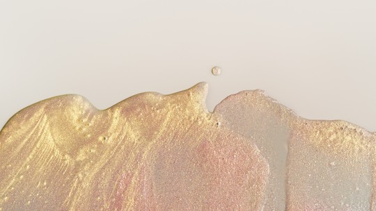 Glamour testa iluminadores e indica a melhor versão para cada efeito