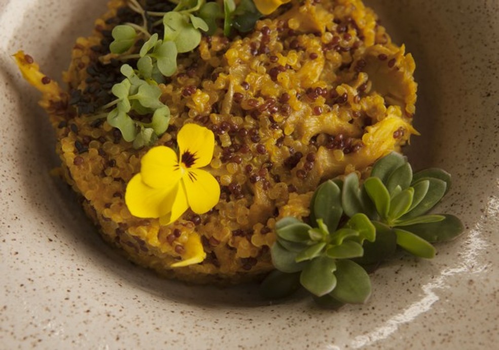 Risoto de quinoa com shimeji e curry é saudável e uma delícia!