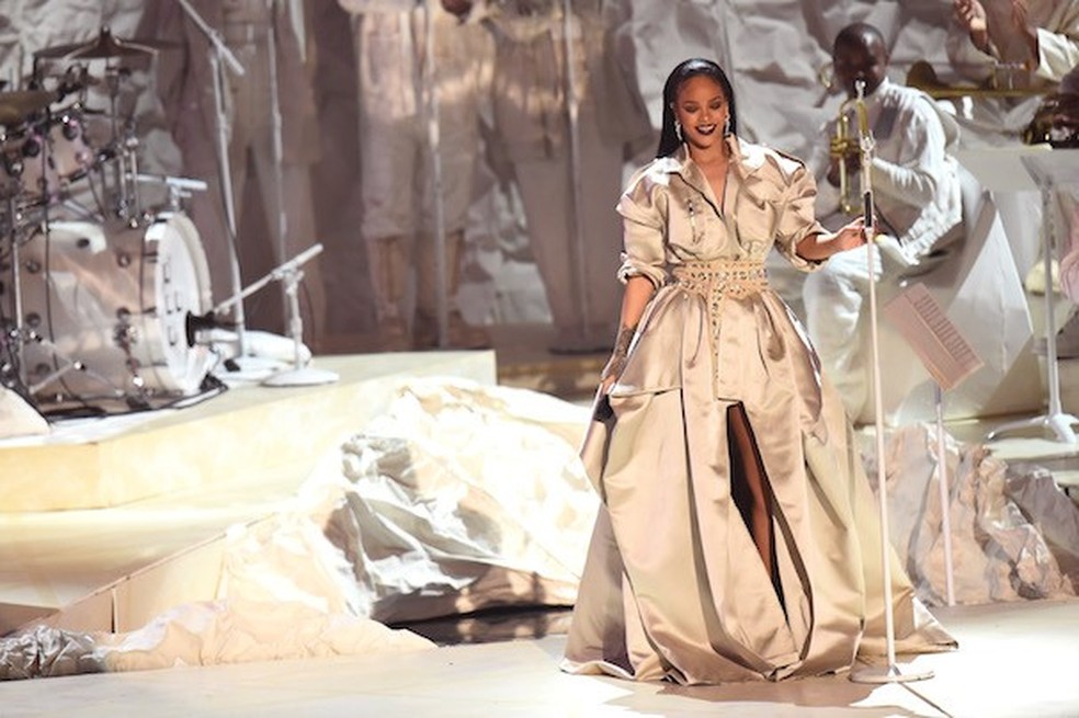 Rihanna em apresentação no VMA 2016 (Foto: Getty Images) — Foto: Glamour