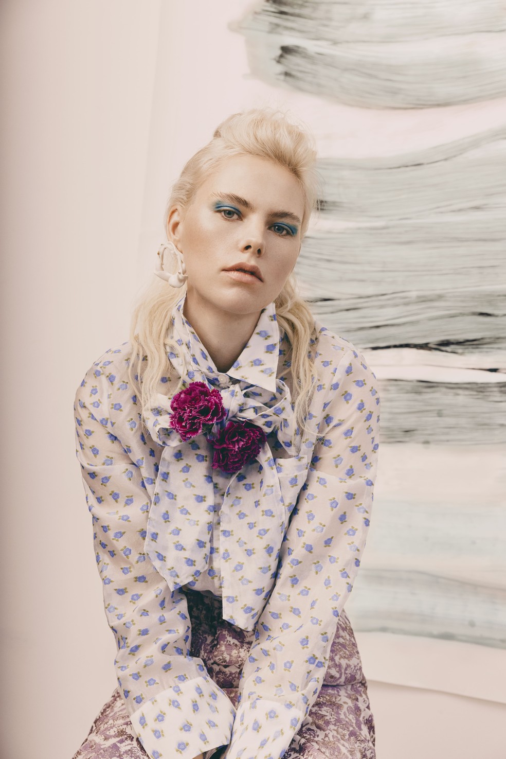 6 jeitos de levar flores para os looks sem pesar no romantismo — Foto: Glamour Brasil | Tanja Tremel