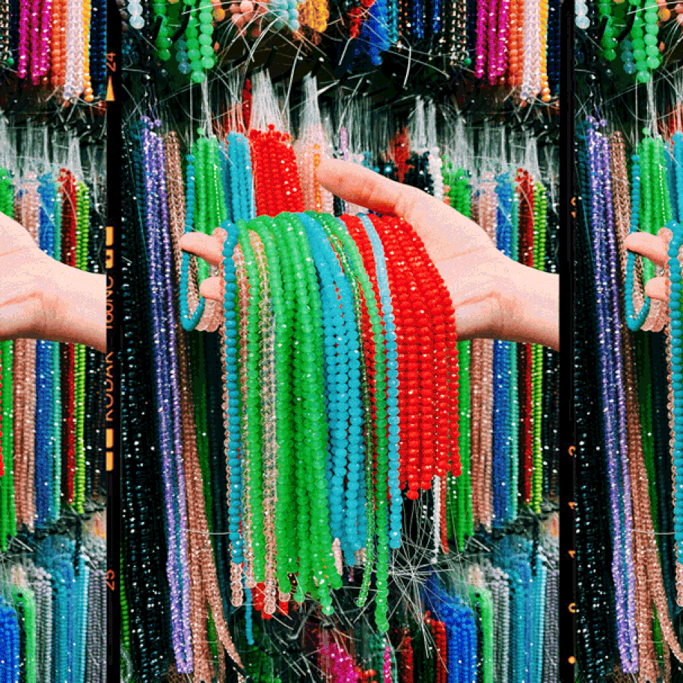 Carnaval 2019: fomos até a rua 25 de março garimpar peças para a folia! (Foto: Erik França) — Foto: Glamour