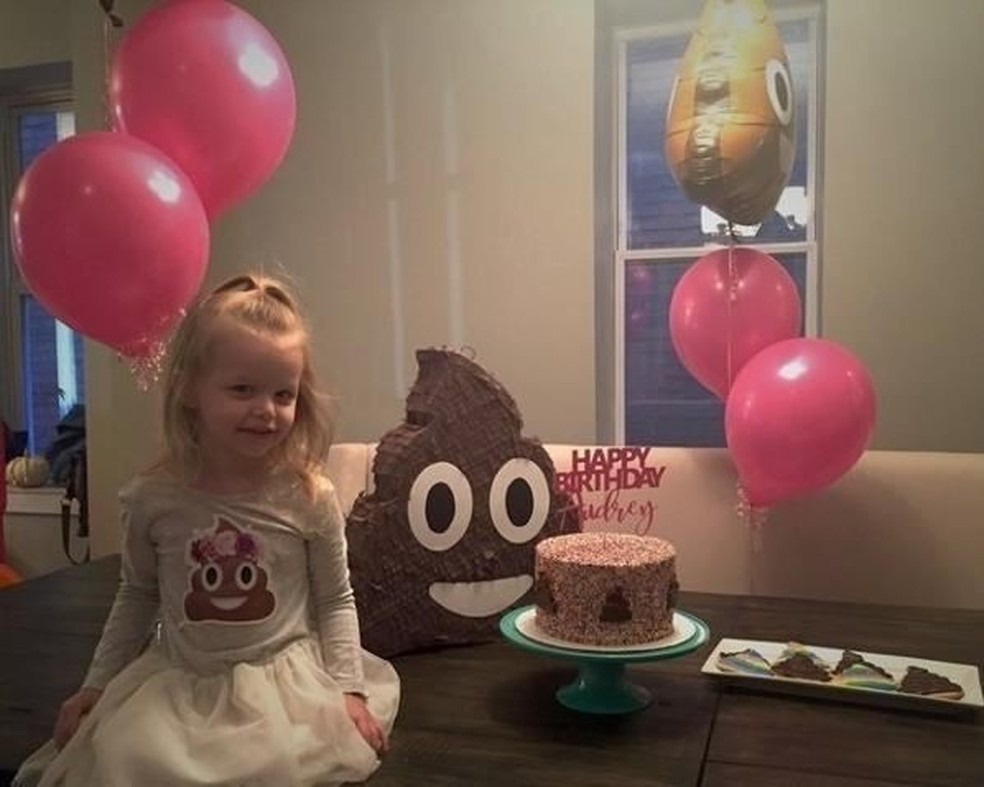 A pequena Audrey pediu uma festa de aniversário com o tema... cocô! (Foto: Reprodução) — Foto: Glamour