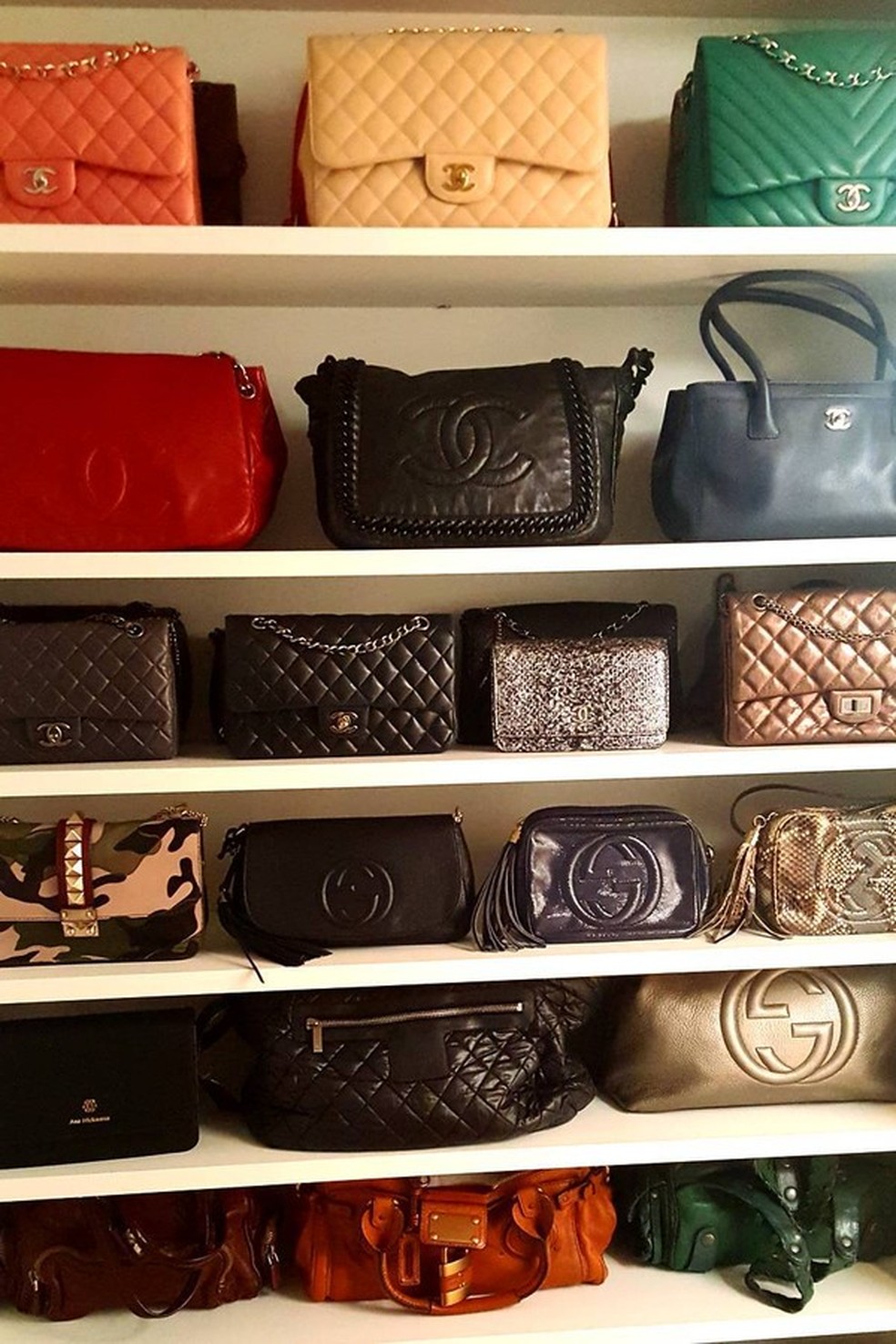Closet organizado pela Governess (Foto: Instagram/Reprodução) — Foto: Glamour