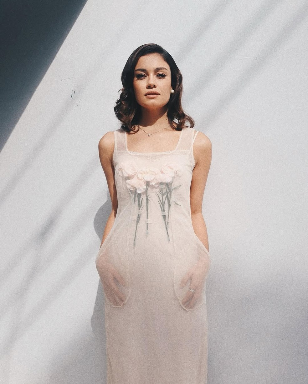 Sophie Charlotte aposta em vestido transparente com flores 3D de mais de R$ 6 mil — Foto: Reprodução/Instagram