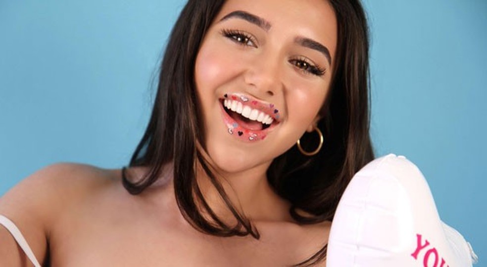 Tattoos para a boca são tendência de beauté (Foto: Reprodução Instagram) — Foto: Glamour