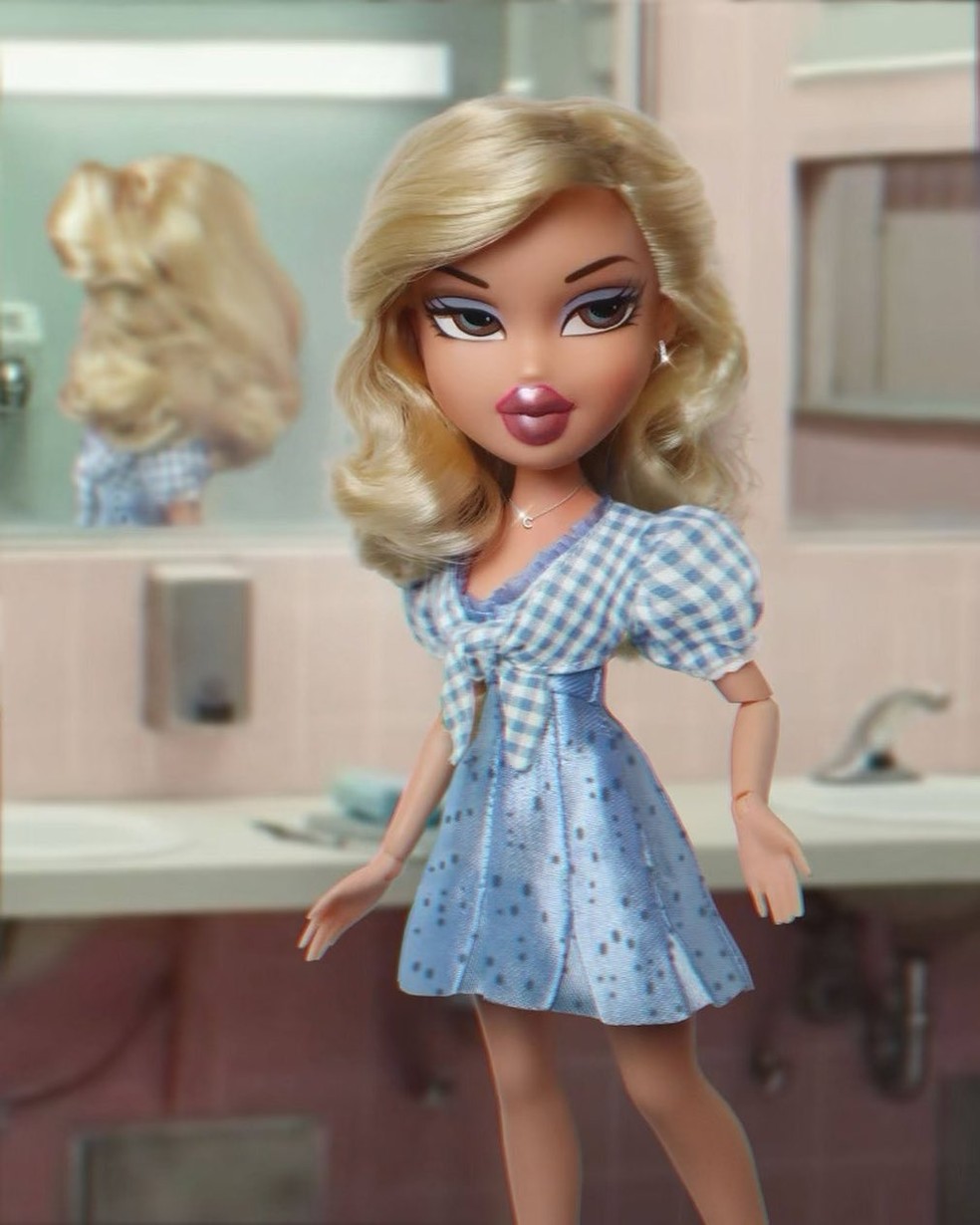 Cassie, personagem de Sidney Sweeney em Euphoria, também virou boneca — Foto: Reprodução/Instagram