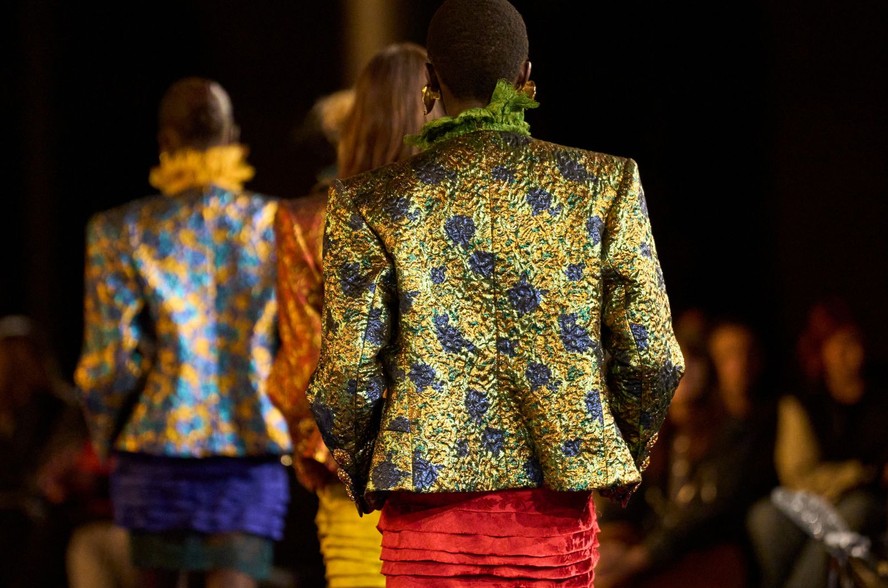 PFW: desfile Saint Laurent verão 2025