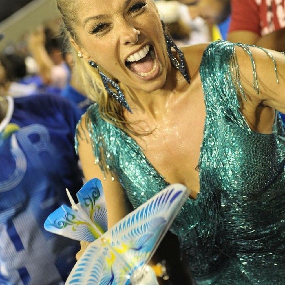 Adriane Galisteu no ensaio técnico da Portela pro Carnaval 2016 (Foto: Reprodução/ Instagram) — Foto: Glamour