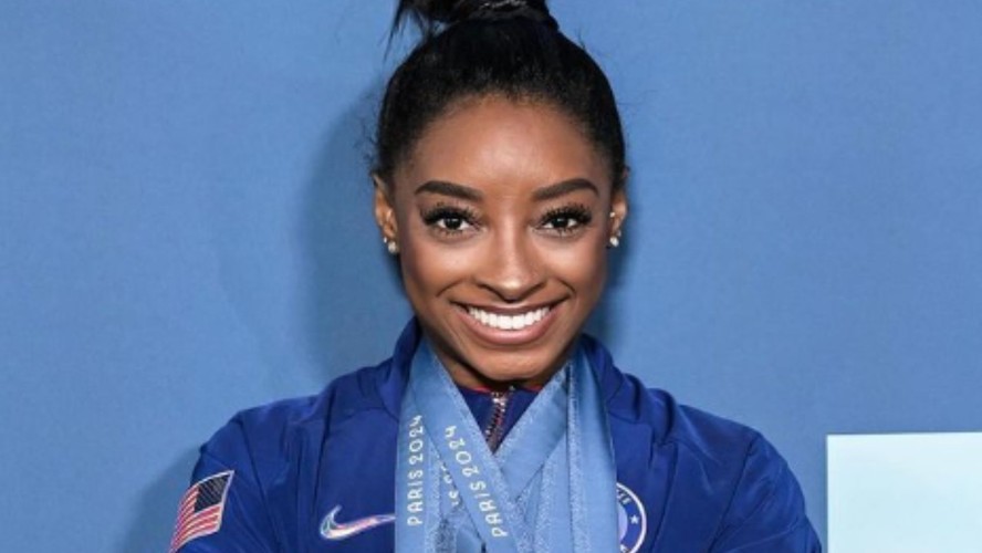 Simone Biles revela reação inusitada com baby botox; veja relato