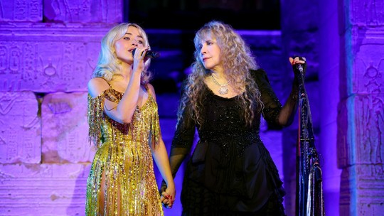 Met Gala 2026: Sabrina Carpenter canta com Stevie Nicks na festa