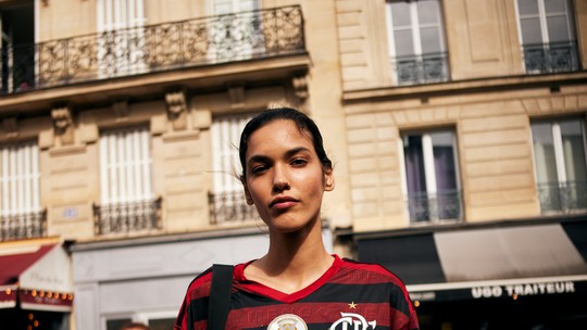 Como adaptar os looks do street style da semana de alta-costura para o dia a dia