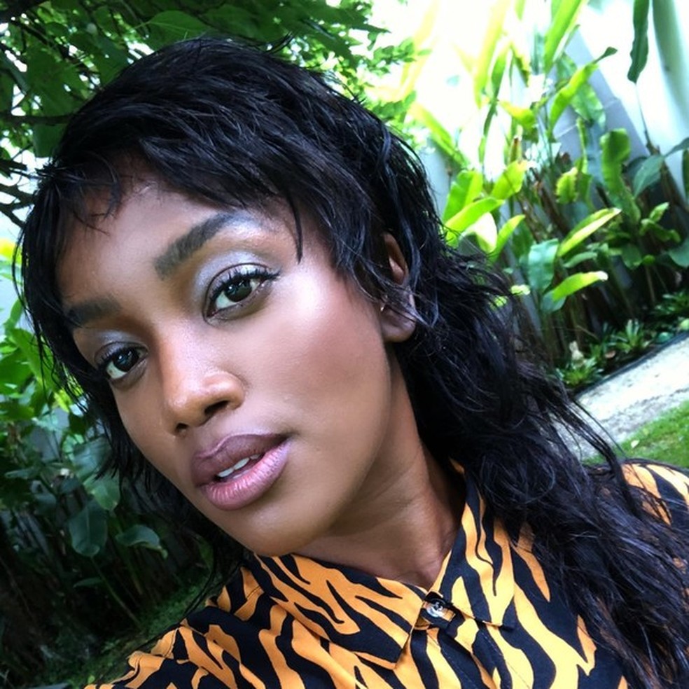 Iza aparece com corte mullet (Foto: Reprodução/ Instagram @andrevelosoreal) — Foto: Glamour