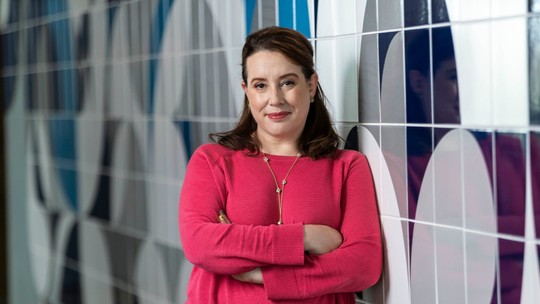 Julia Quinn fala sobre apoio dos fãs brasileiros e romance entre Francesca e Michaela na nova temporada de 'Bridgerton'