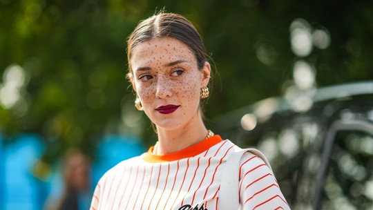 Por que a pele pode ficar manchada durante a fase lútea da menstruação?