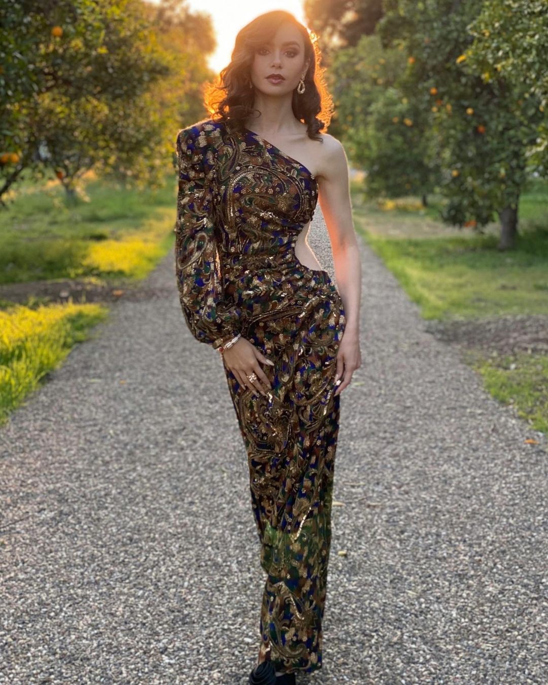 Lily Collins, de Yves Saint Laurent