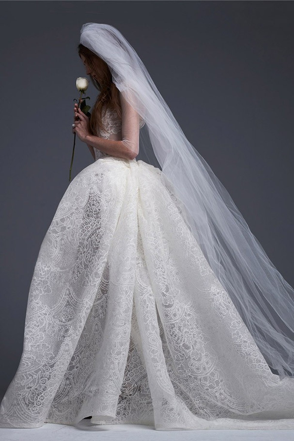 Casamento: vestidos de noiva de Vera Wang são pura inspiração