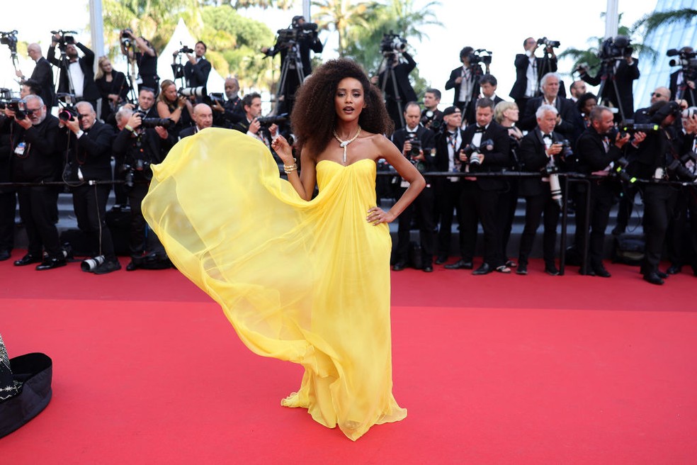 Festival de Cannes 2023: Taís Araujo brilha de amarelo com direito a colar  milionário