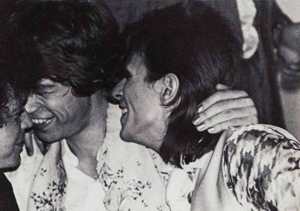 Mick Jagger e David Bowie na cama? Nova biografia conta tudo