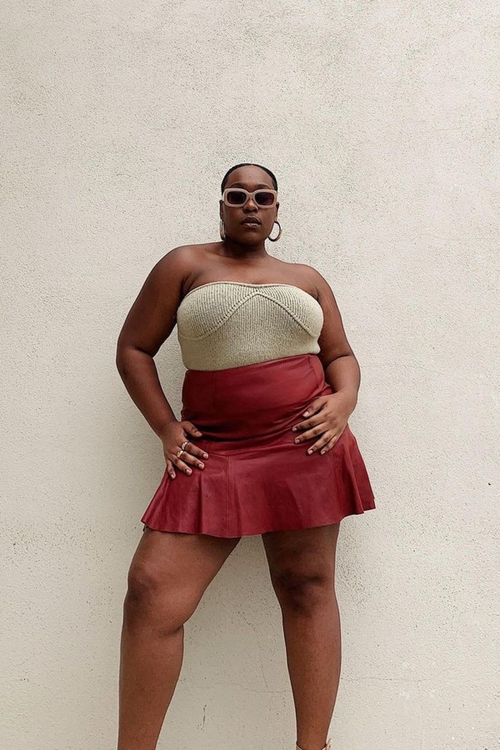 Como usar top sem alça (Foto: @aniyahmorinia) — Foto: Glamour
